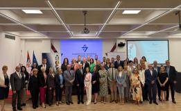 СТРУЧЊАЦИ И ЗВАНИЧНИЦИ У НАЈУ О ПРОЦЕНИ РИЗИКА ОД КОРУПЦИЈЕ И ЛОБИРАЊУ У СРБИЈИ